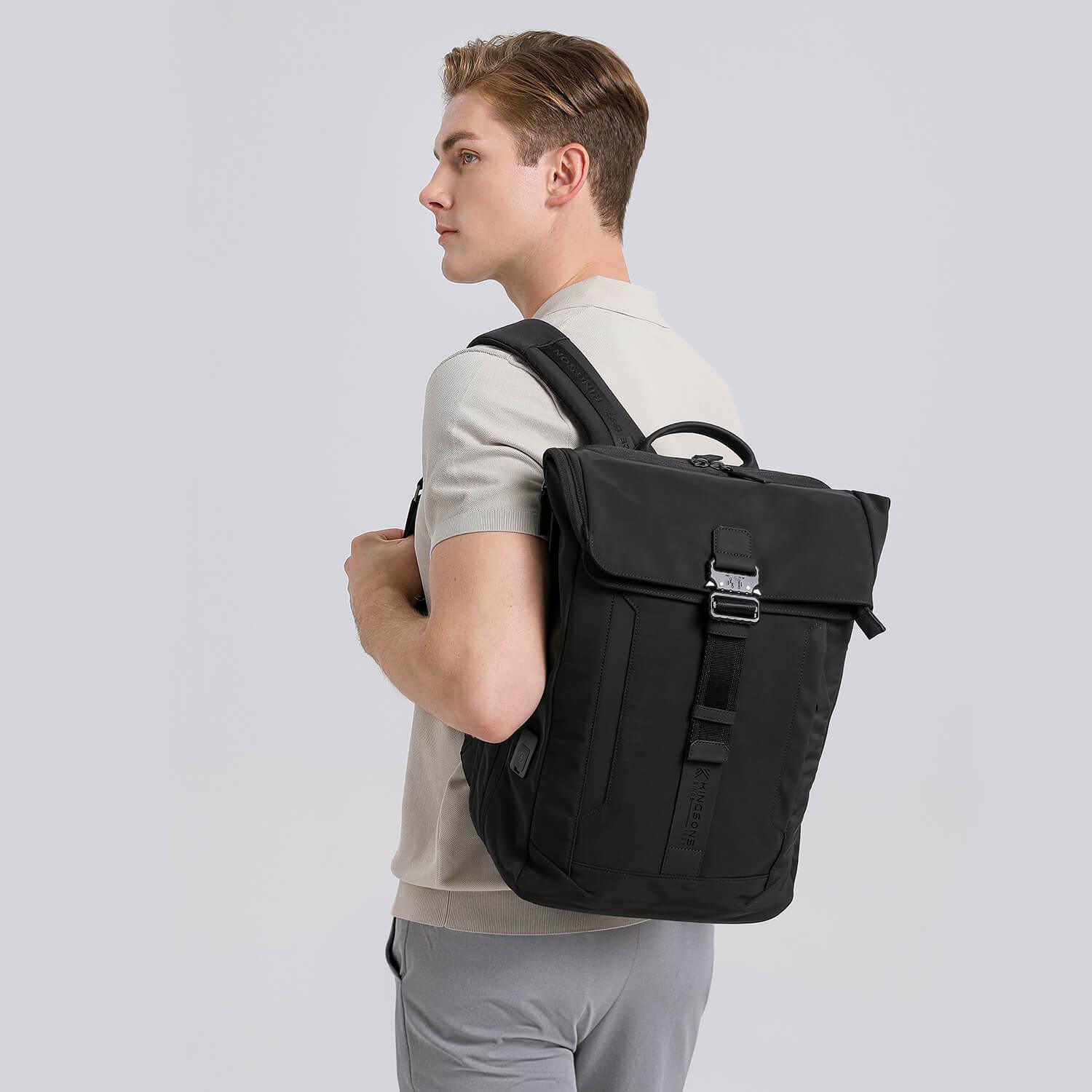 Model showcasing the Kingsons backpack KS3320w