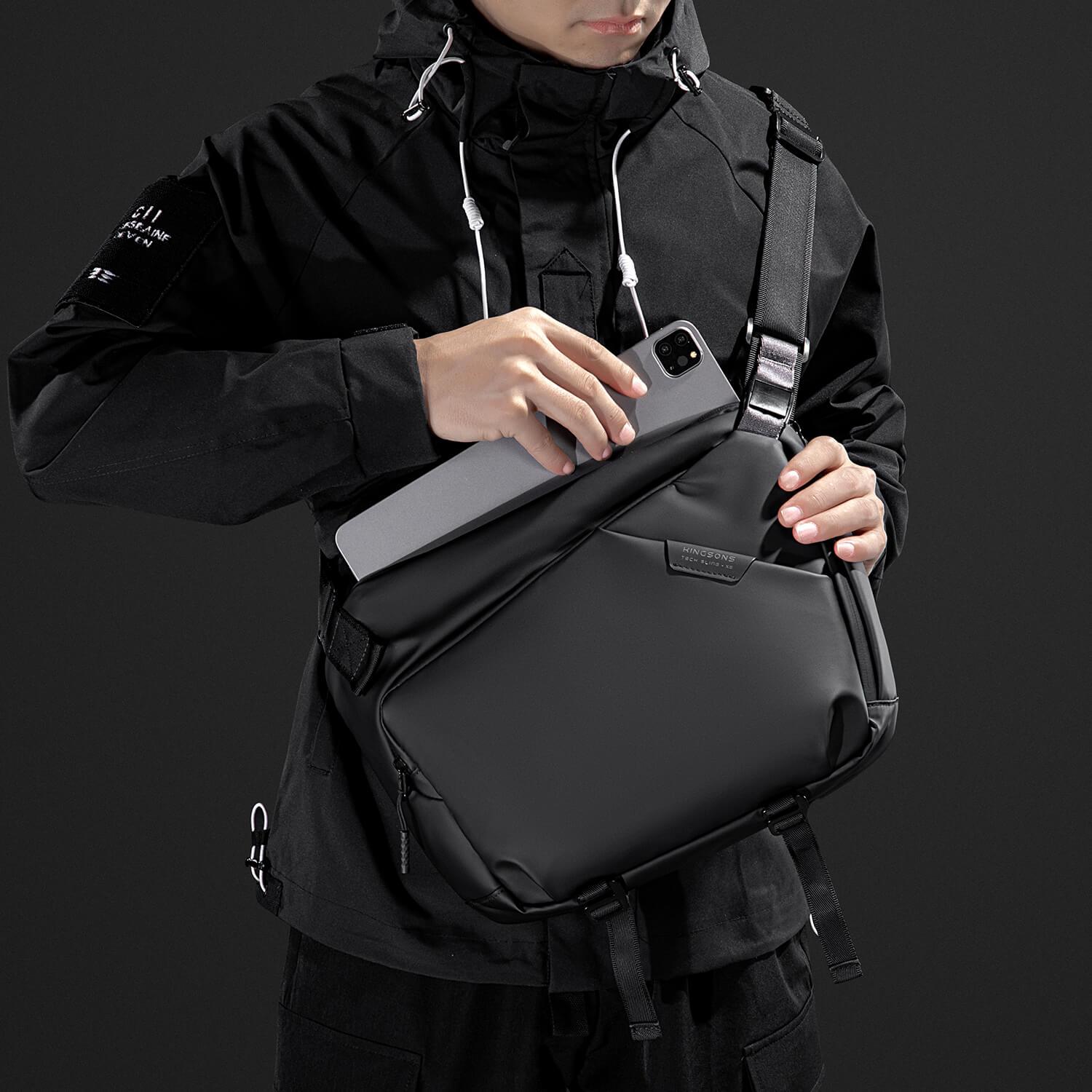 Model showcasing the Kingsons backpack ks3305w