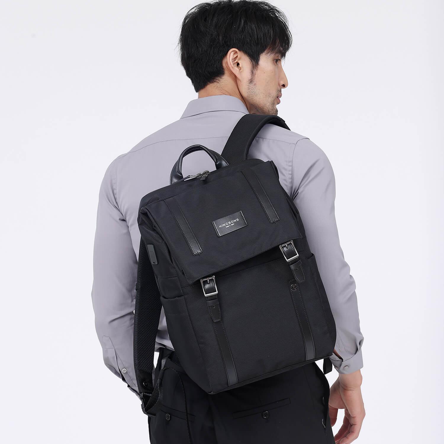 Model showcasing the Kingsons backpack ks3265w